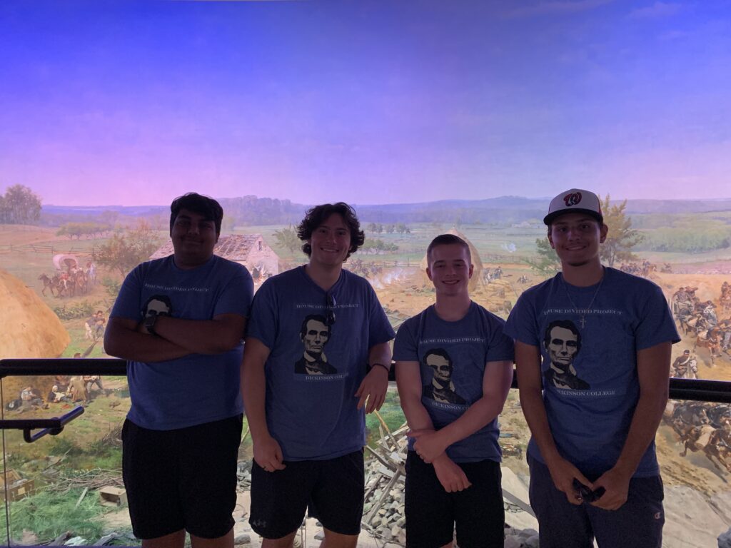 students at Gettysburg Cyclorama