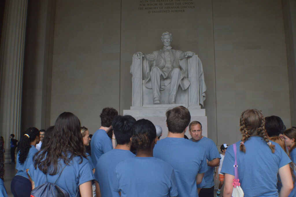 Students at the Lincoln Memorial